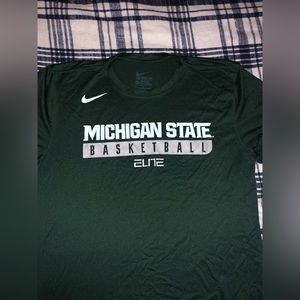 Medium nike msu basketball tshirt